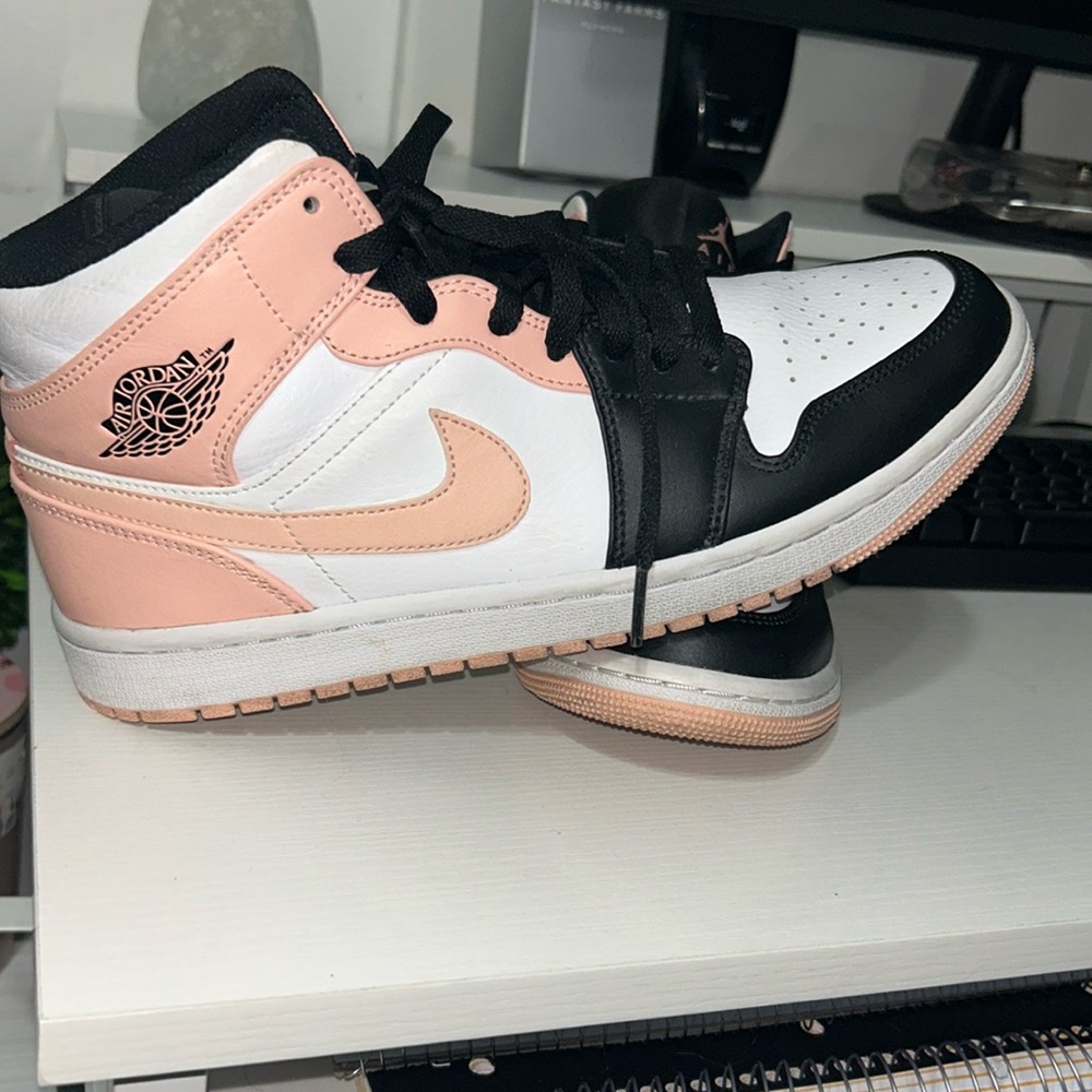 Nike Air Jordan 1 Mid White/Arctic pink-Black